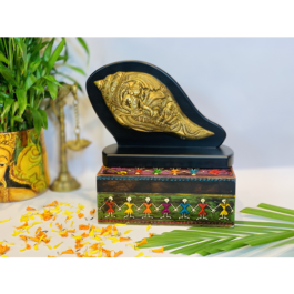 Brass Engraved Vishnu On Counch 7.6cm x 22cm x 16cm